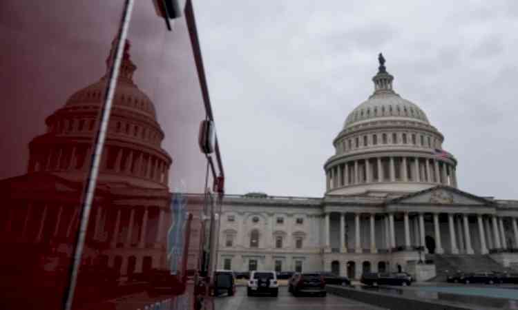 Trump threatens vetoes if Democrats win House