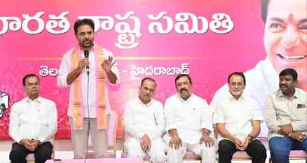 KCR will play key role in national politics, says KTR