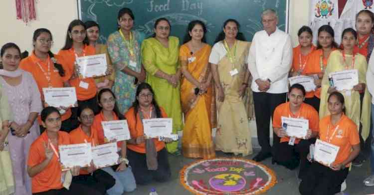 विश्व खाद्य दिवस पर बीएमयू में फ्लेमलेस कुकिंग प्रतियोगिता, प्राची ने बाजी मारी