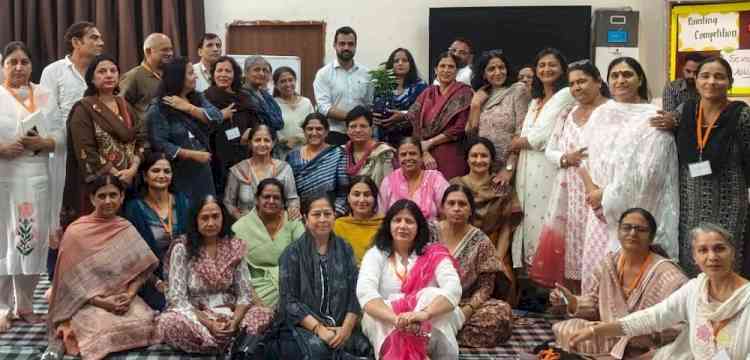 स्कूलों में एआईऔर डिजिटल तकनीक का बढ़े प्रभावी इस्तेमालः एडीसी नरेंद्र कुमार