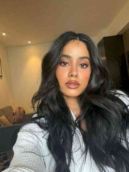 Janhvi Kapoor shares glimpses of her past month, says ‘no place like back to the grind’