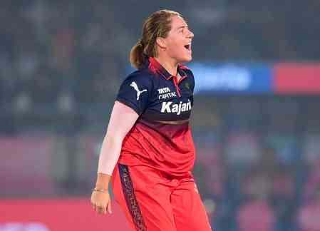 Nadine de Klerk joins Sydney Thunder for WBBL 12
