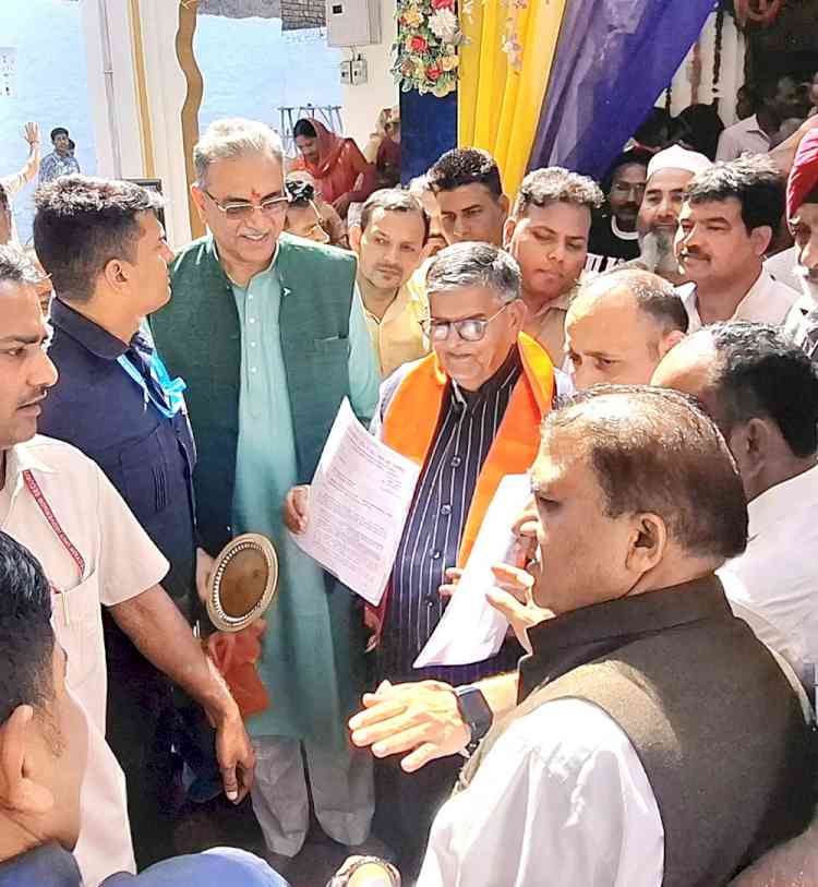 Senior BJP leader Sanjay Tandon attends Bhagwan Valmiki Ji’s Pargat Diwas celebrations