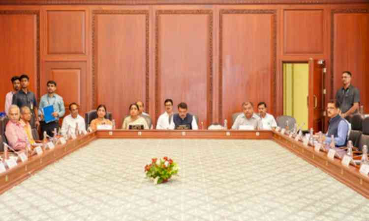 Maha govt orders 100 water absorption pits in every village across 304 drought-hit talukas