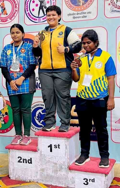 एमडीयू की छात्रा निराल कौशिक ने राष्ट्रीय ग्रैपलिंग चैंपियनशिप में जीता स्वर्ण, नेपाल में होने वाली साउथ एशियन चैंपियनशिप के लिए चयनित