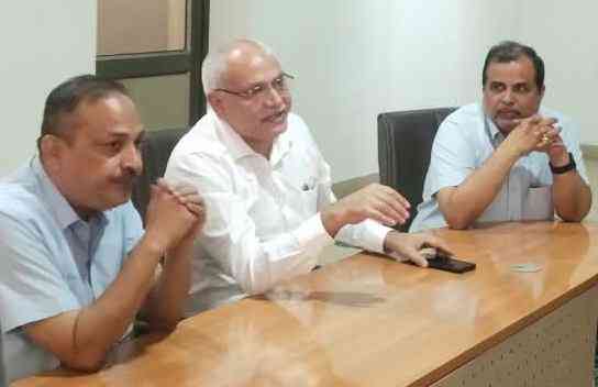 पुराने कमर्शियल वाहनों के मालिकों को परिवर्तन योजना की जानकारी दी