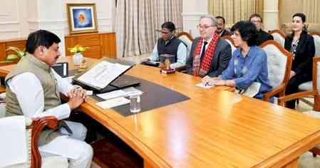 MP CM invites French companies to invest in the state, attend 2027 summit 