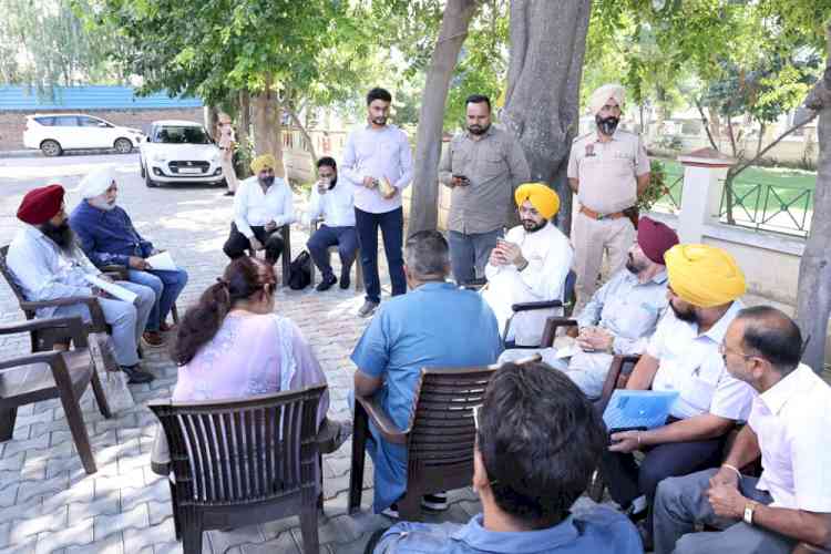 Cabinet Minister Tarunpreet Singh Sond Listens to Public Grievances During Lok Milni