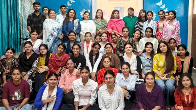 दिवाली मिलन समारोह में विद्यार्थियों ने सांस्कृतिक प्रस्तुतियों से बांधा समां