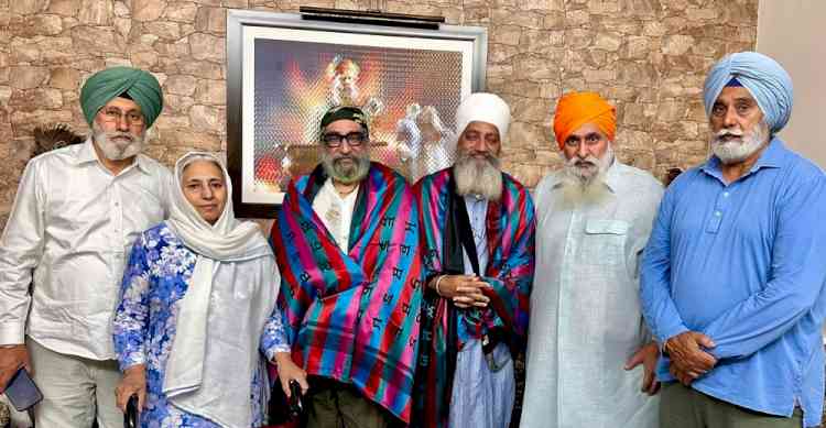 ਪੰਜਾਬੀ ਲੋਕ ਵਿਰਾਸਤ ਅਕਾਡਮੀ ਵੱਲੋਂ ਸ਼੍ਰੀ ਗੁਰੂ ਗਰੰਥ ਸਾਹਿਬ ਵਿੱਚ ਸ਼ਾਮਿਲ ਰਾਗਾਂ ਦੀ ਵਿਸ਼ਾਲ ਟਕਸਾਲੀ ਪੇਸ਼ਕਾਰੀ ਲਈ ਕੇ ਜੇ ਸਿੰਘ ਤੇ ਪ੍ਰਿੰਸੀਪਲ ਸੁਖਵੰਤ ਸਿੰਘ ਦਾ  ਵਿਸ਼ੇਸ਼ ਸਨਮਾਨ