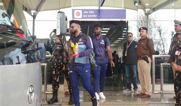 India and South Africa teams arrived for cricket match in Dharamshala