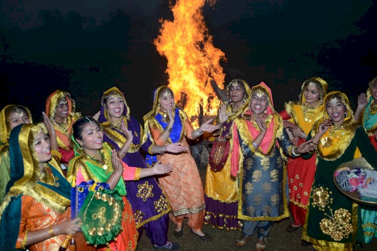 Lohri celebration at Lyallpur Khalsa College