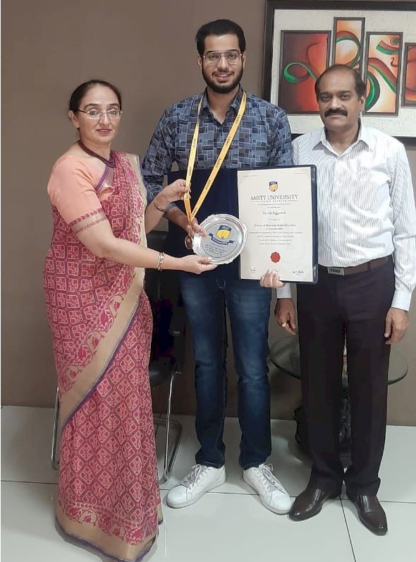 Ayush Aggarwal clears MBA (Entrepreneurship) from Amity Business School, Amity University, Noida; Awarded with gold medal & one of top awards of university “Shri Baljit Shastri Award