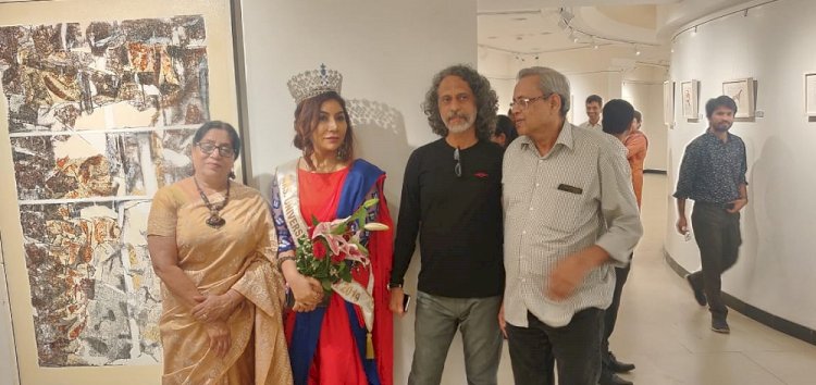 Dr Naavnidhi K Wadhwa inaugurates Tabassum Art exhibition Nostalgia