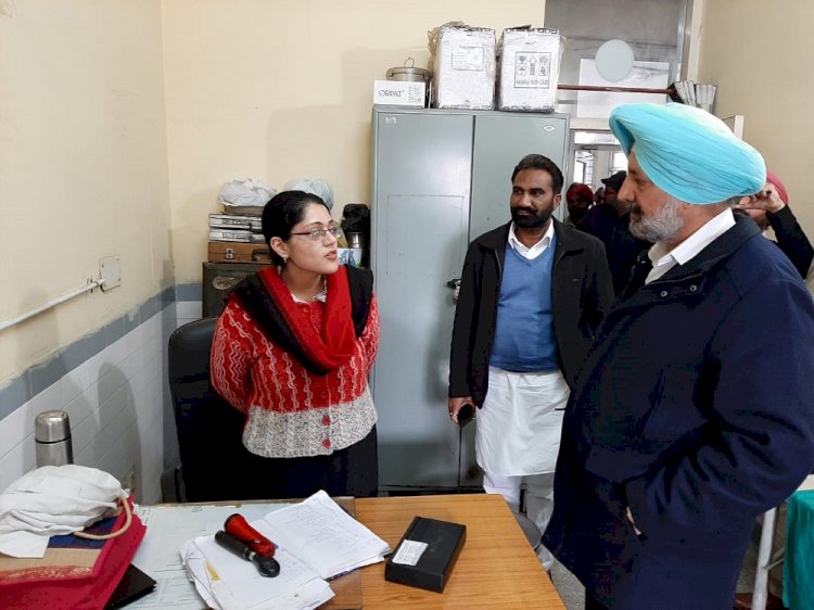 Punjab Minister conducts surprise check of civil hospital at Khanna 