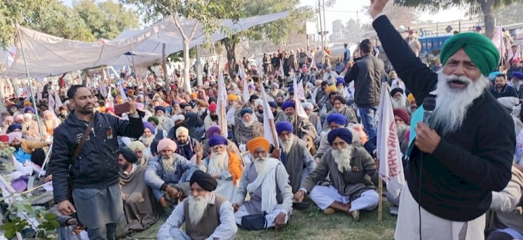 Farmers lift dharna after getting assurance from administration 
