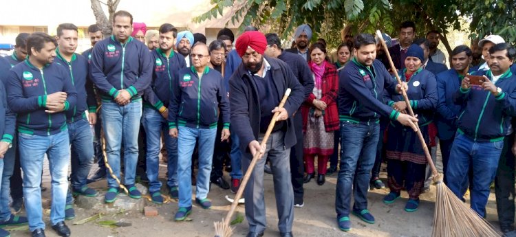 Cleanliness drive held at district courts complex 