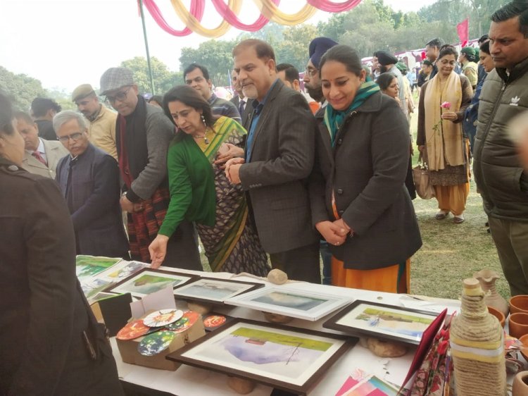 Home Science students did brisk sale in 11th PU Rose Festival