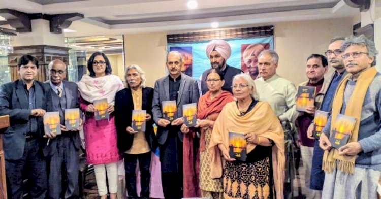 Rai Azizulla Khan releases Gurbhajan Gill’s collection of Ghazals at Lahore