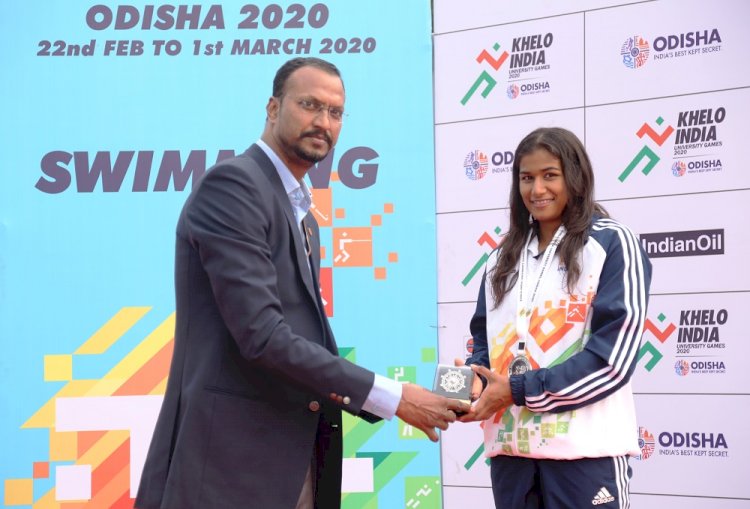 Bengaluru’s Riddhi subdues injuries to win swimming silver at KIUG