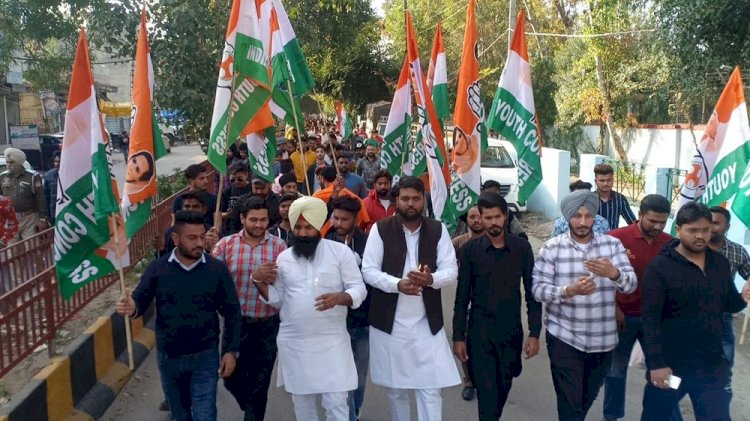 Youth Congress take out march against Delhi violence