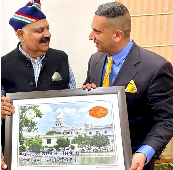 High Court Lawyer Harpreet Singh Sandhu presents portrait to Punjab Governor 