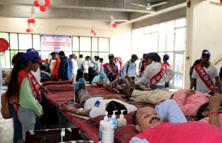 Shivanand Choubey Memorial Charitable Trust holds blood donation camp