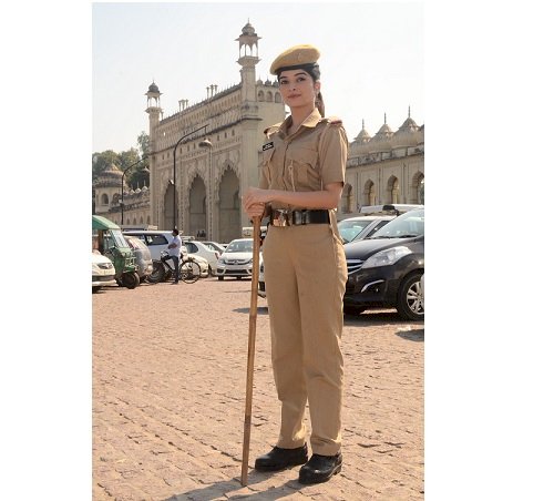 TV artist Bhavika Sharma from Maddam Sir gets emotional